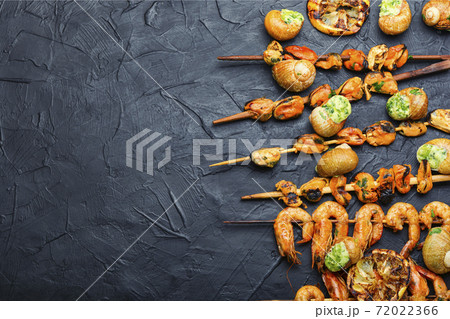 Delicious grilled seafood Delicious grilled seafood 72022366
