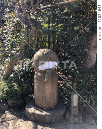 コロナの終息を願うお地蔵さん 72024643