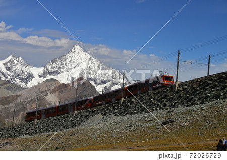 ゴルナーグラート鉄道とマッターホルンの絶景 ゴルナーグラート鉄道とマッターホルンの絶景 72026729