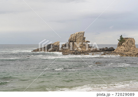 海 岩 石 72029089