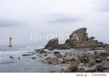 海 岩 石 72029090