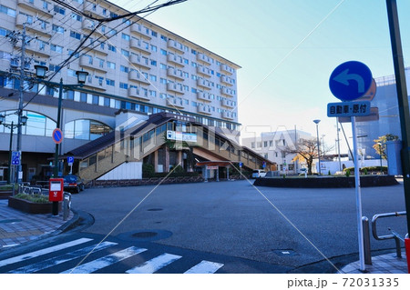 犬山駅西口ロータリーの都市風景 犬山駅西口ロータリーの都市風景 72031335