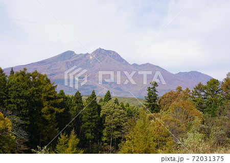 北信五岳の妙高山は上信越高原国立公園内で一番高い山です の写真素材
