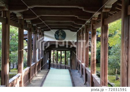 多宝殿に続く廊下 72031591