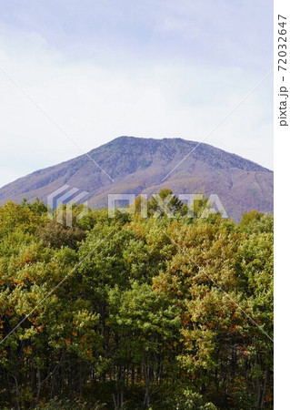 北信五岳の黒姫山は上信越高原国立公園内の山です。 72032647