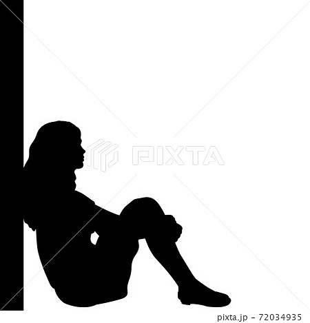 Silhouette of pensive girl sitting by the wallのイラスト素材 [72034935] - PIXTA