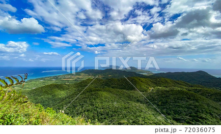 石垣島　野底マーペーの頂上より 72036075
