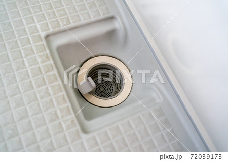 お風呂場の排水口 お風呂場の排水口 72039173