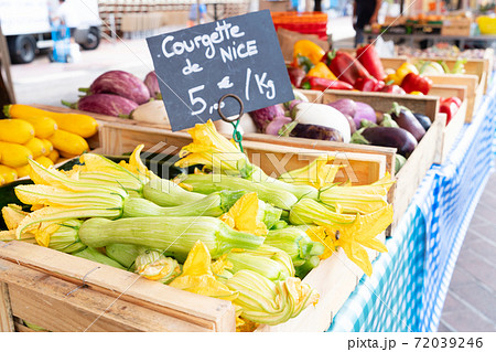 Provence market 72039246
