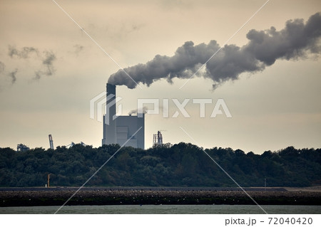 Smoking power plant Smoking power plant 72040420
