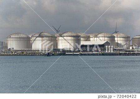 Oil Port Silos Oil Port Silos 72040422