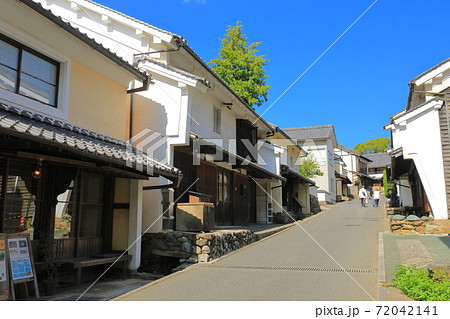 【愛媛県】晴天下の内子の町並み(重要伝統的建造物群) 【愛媛県】晴天下の内子の町並み(重要伝統的建造物群) 72042141