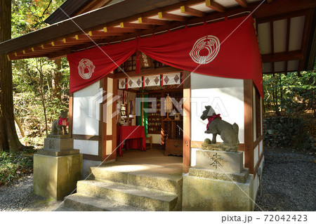 秩父・長瀞散歩：宝登山神社 境内の宝玉稲荷神社 72042423