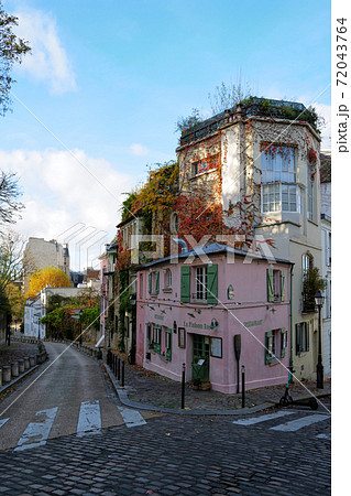 パリの街角　モンマルトル　ピガール 72043764