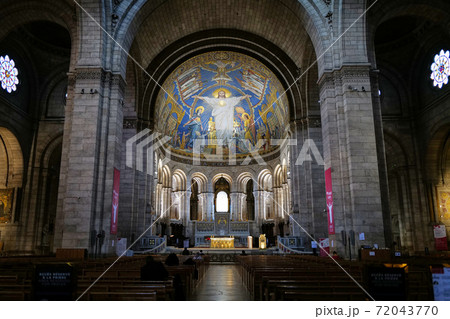 パリの街角　モンマルトル　ピガール 72043770