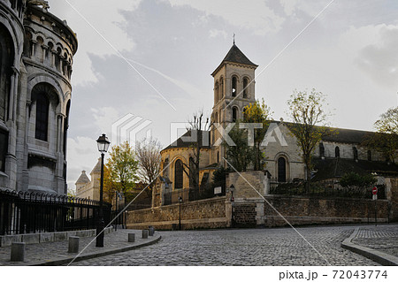 パリの街角　モンマルトル　ピガール 72043774