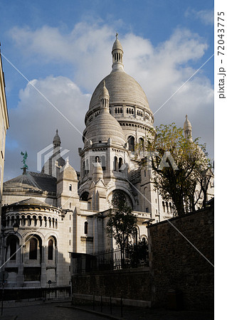 パリの街角　モンマルトル　ピガール 72043775