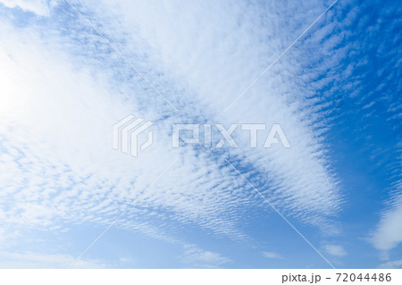 空の写真　青い空・白い雲 72044486