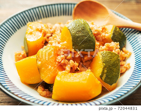 かぼちゃのそぼろ煮 72044831