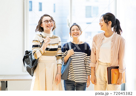 女子大生 留学生 大学 キャンパスライフイメージ 撮影協力:中央工学校附属日本語学校 女子大生 留学生 大学 キャンパスライフイメージ 撮影協力:中央工学校附属日本語学校 72045382