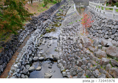 冠岳花川砂防公園にある石垣の川 72045976
