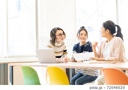 女子大生 留学生 大学 キャンパスライフイメージ 撮影協力:中央工学校附属日本語学校 女子大生 留学生 大学 キャンパスライフイメージ 撮影協力:中央工学校附属日本語学校 72046020