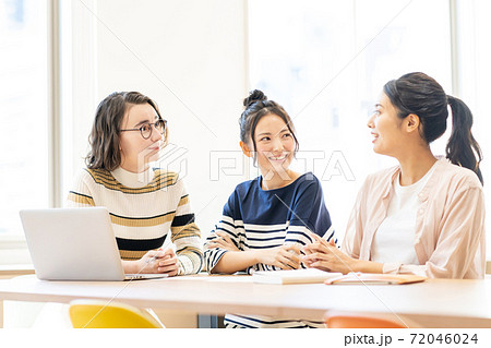 女子大生 留学生 大学 キャンパスライフイメージ 撮影協力:中央工学校附属日本語学校 女子大生 留学生 大学 キャンパスライフイメージ 撮影協力:中央工学校附属日本語学校 72046024