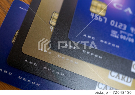クレジットカード 72048450