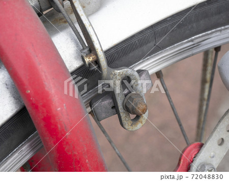 自転車の前輪ブレーキシュー・摩耗後 自転車の前輪ブレーキシュー・摩耗後 72048830