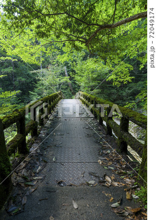 道幅の狭い橋 72049174