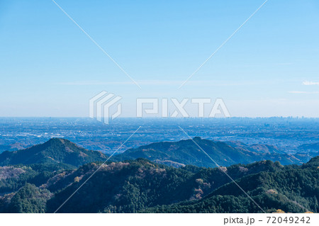 子の権現の東京スカイツリー眺望処から見た東京都街（遠景にスカイツリー） 72049242