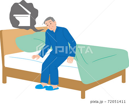 睡眠中トイレに行きたくなるシニアの男性 72051411