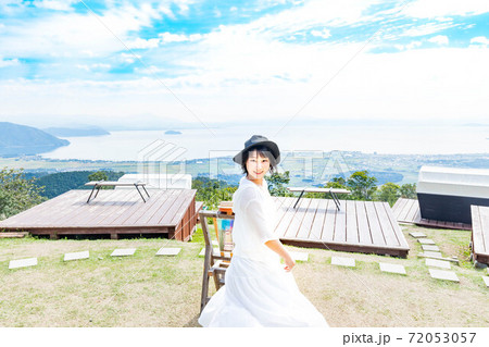 滋賀県 琵琶湖の見える丘 72053057