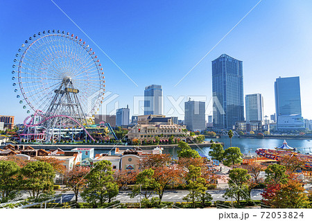 【神奈川県】爽やかな青空とよこはまコスモワールド 72053824
