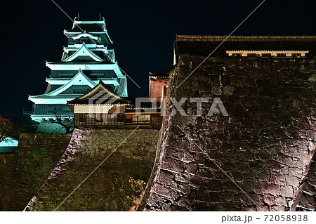 熊本市 復旧進む熊本城 ライトアップ 熊本市 復旧進む熊本城 ライトアップ 72058938