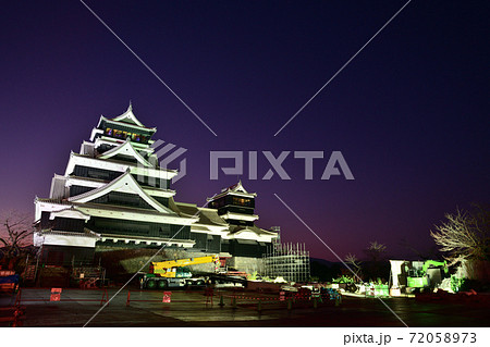 熊本市　復旧進む熊本城　ライトアップ 72058973