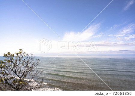 米山大橋付近の道路から見た日本海の眺め 米山大橋付近の道路から見た日本海の眺め 72061856