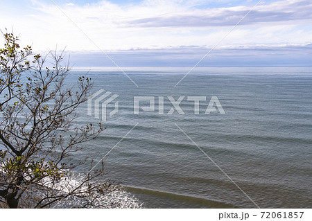 米山大橋付近の道路から見た日本海の眺め 米山大橋付近の道路から見た日本海の眺め 72061857