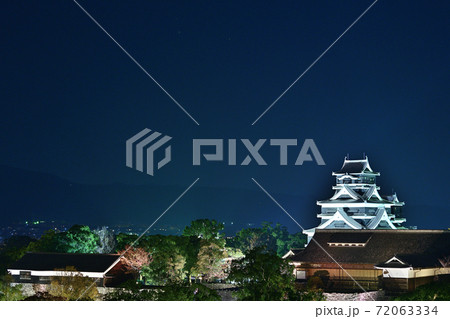熊本市　復旧進む熊本城　ライトアップ 72063334