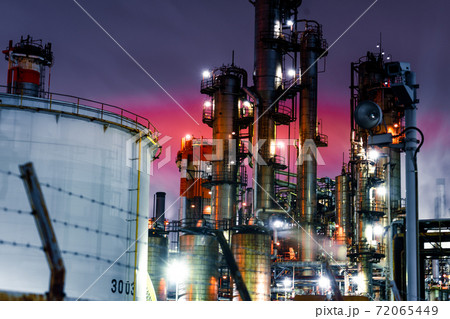 京浜工業地帯の工場夜景 京浜工業地帯の工場夜景 72065449