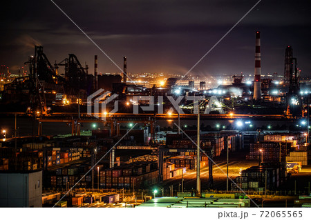 京浜工業地帯の工場夜景(川崎マリエンから撮影) 京浜工業地帯の工場夜景(川崎マリエンから撮影) 72065565