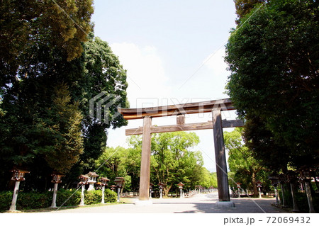 橿原神宮 二の鳥居 表参道 ( 奈良県 橿原市 )2018年8月 橿原神宮 二の鳥居 表参道 ( 奈良県 橿原市 )2018年8月 72069432