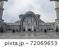 Masjid Wilayah Persekutuan, a mosque in Kuala Lumpur, Malaysia.  72069653