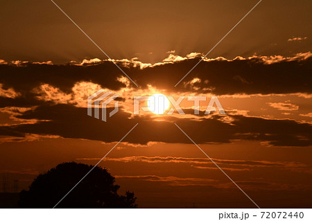 朝焼けです 空の背景素材の写真素材 朝焼けです 空の背景素材の写真素材