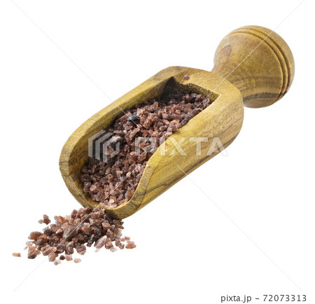 Brown salt scoop isolated Brown salt scoop isolated 72073313