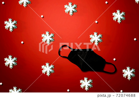 Face mask with snowflakes 72074688