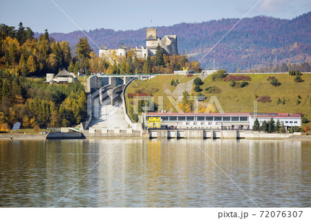 Niedzica Castle and dam 72076307