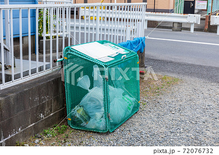 償却ゴミ収集日のゴミ収集場所 72076732
