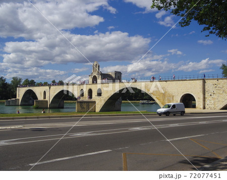 世界遺産　フランス　アヴィニョン　サンベネゼ橋2 72077451