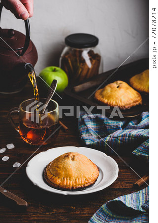 Homemade apple mini pies 72078214